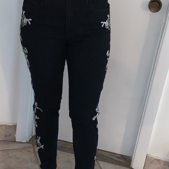 Levi’s women’s charcoal black embroidered flowers 721 high rise skinny 30 - Picture 5 of 15